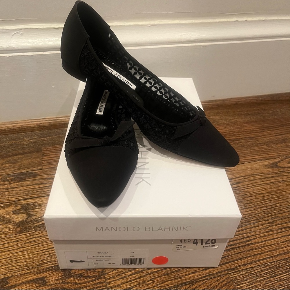 Manolo Blahnik Tiakala Black Lace Flats, sz 38